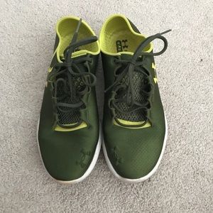 Under armor tennis shoes